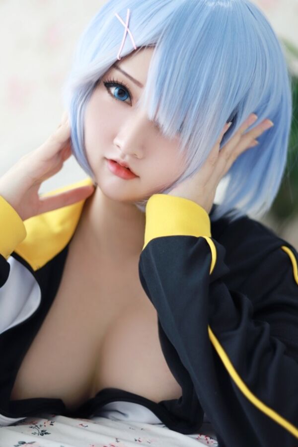 Bonitas cosplayers necesitan semen