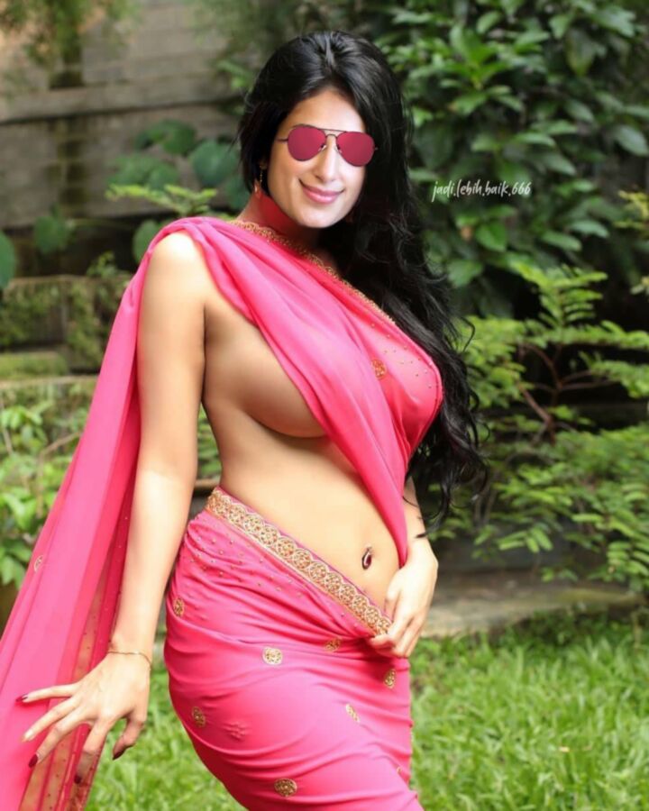 SAREE NUDIES