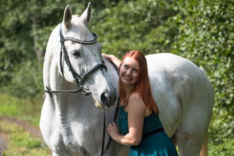 Belle fille aux gros seins