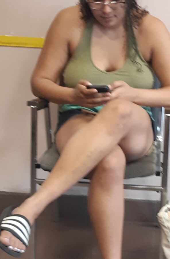 Sexy Voyeur Nice  legs and tits