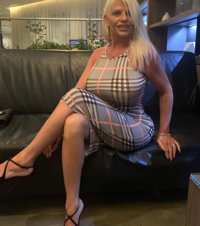 La MILF roumaine Natalia .... COMMENTAIRES SANS LIMITES