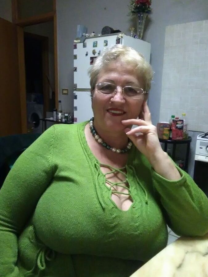 Mature / Granny Huge Tits Dressed