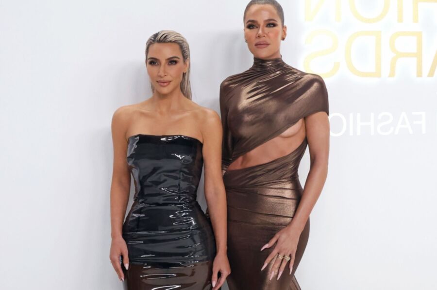 Kim Kardashian and Khloe Kardashian   CFDA Fashion Award