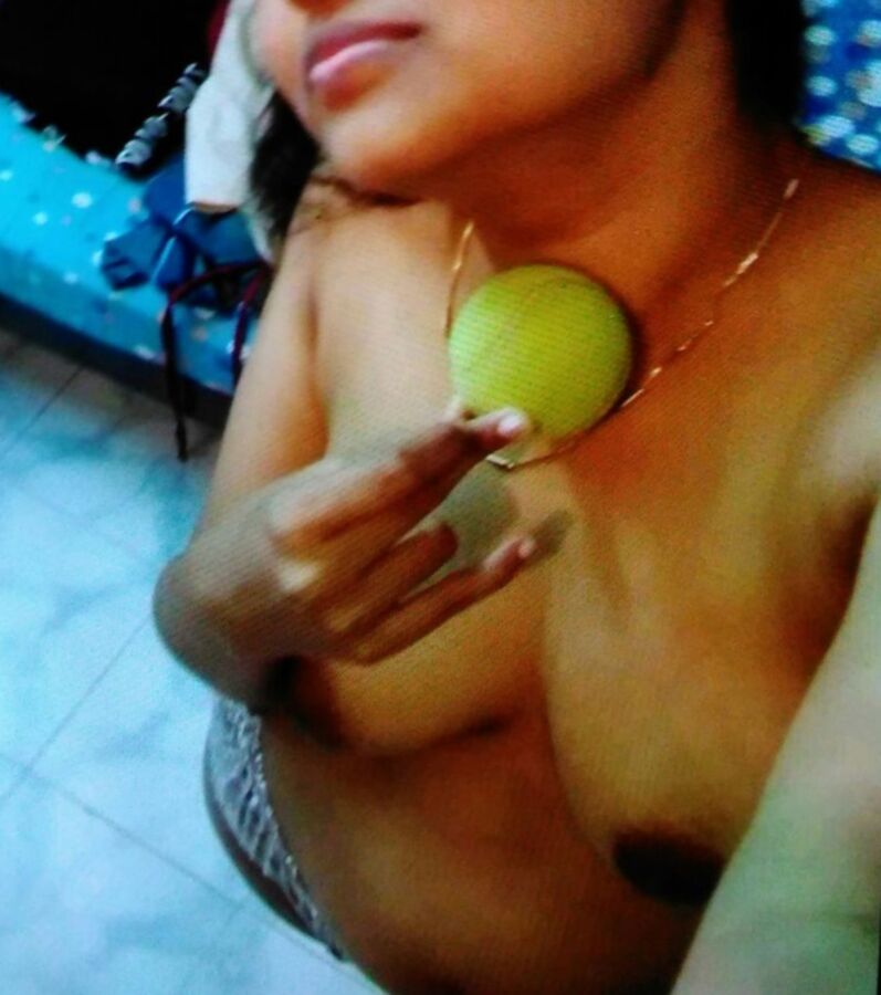 Esposa gostosa e sexy swinger vagabunda compartilhada pelo marido