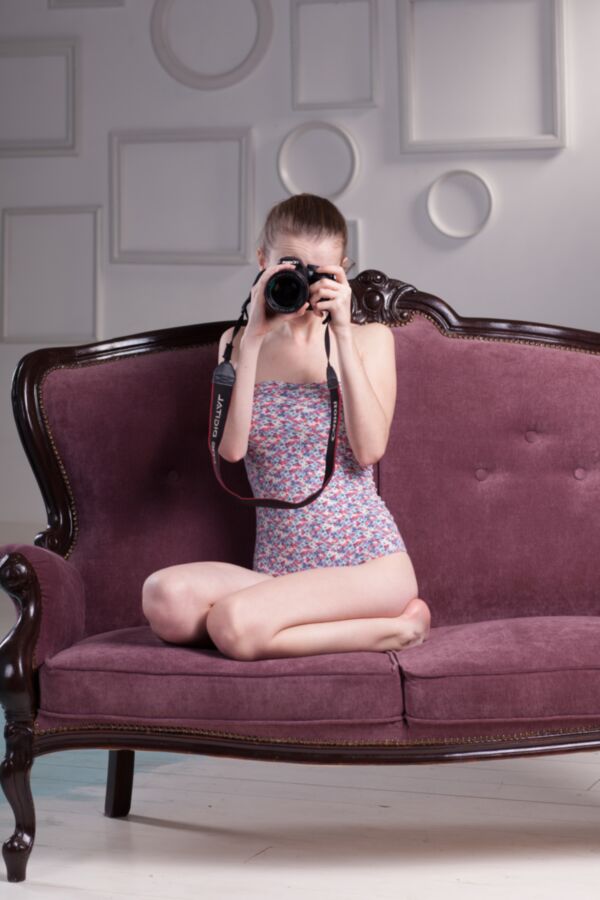 Emily Bloom – Sofa Show I