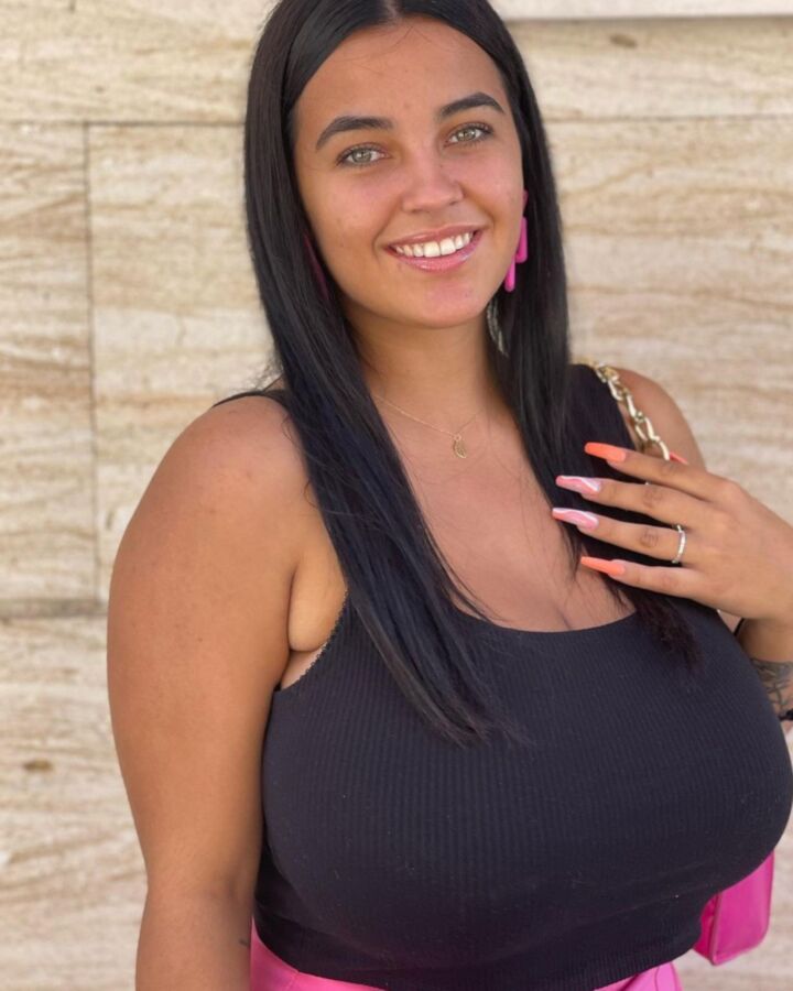 Huge tits Insta girl