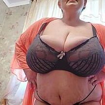 BBW-MILF mit dicken Titten