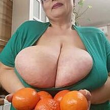 BBW-MILF mit dicken Titten