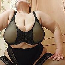 BBW-MILF mit dicken Titten