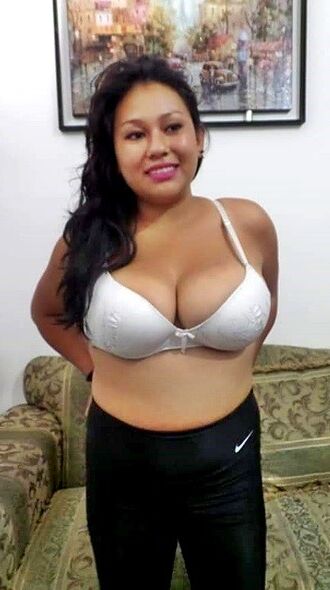 ESCOTES Y TETAS GRANDES....