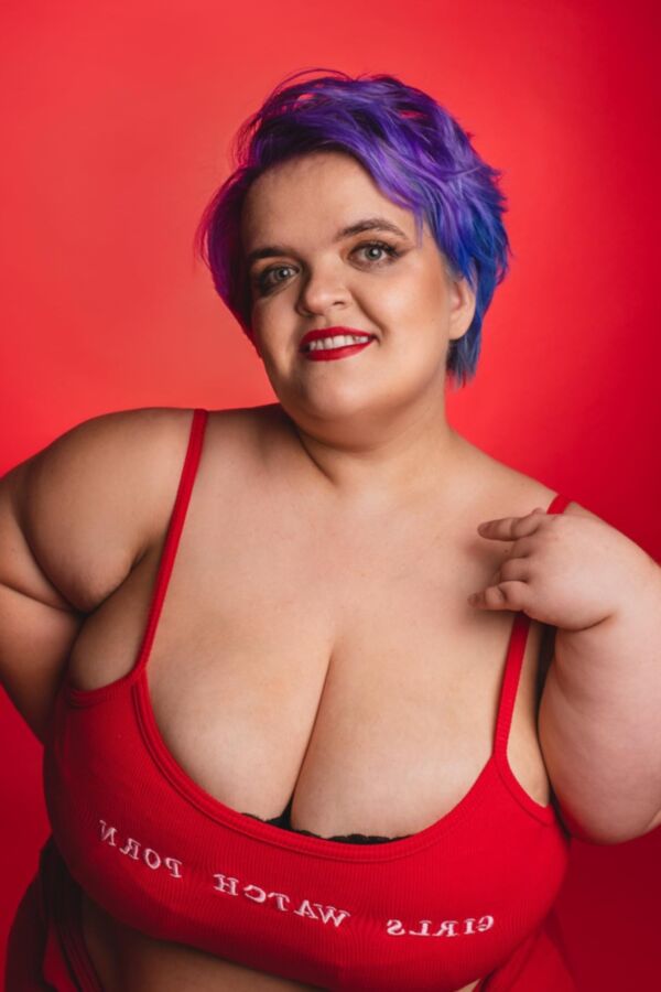 Very Extremely Busty Midget