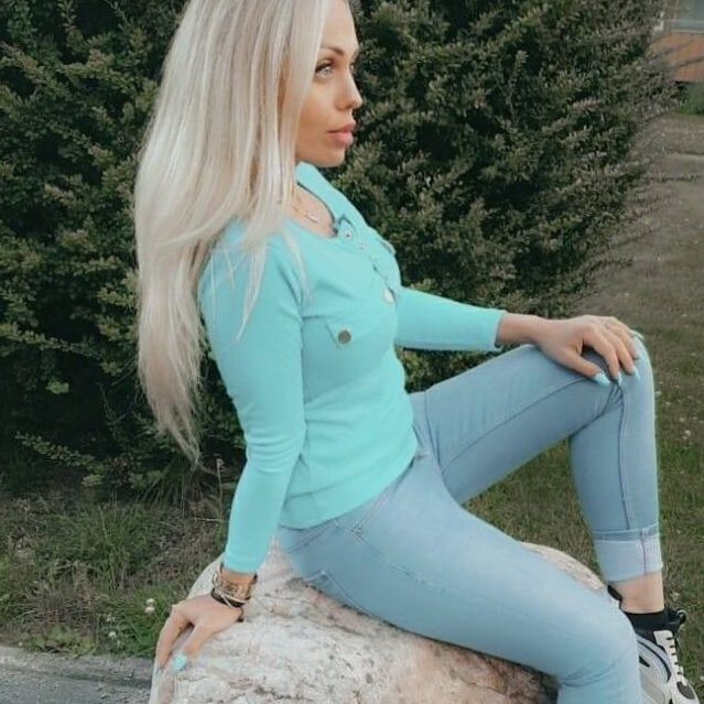 Busty Lebanese Bimbo