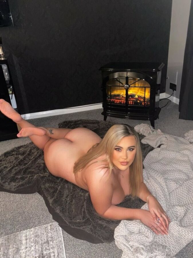 Lauramorganx Huge Tits Big Ass Sexy Blonde Mixed Hot Photos