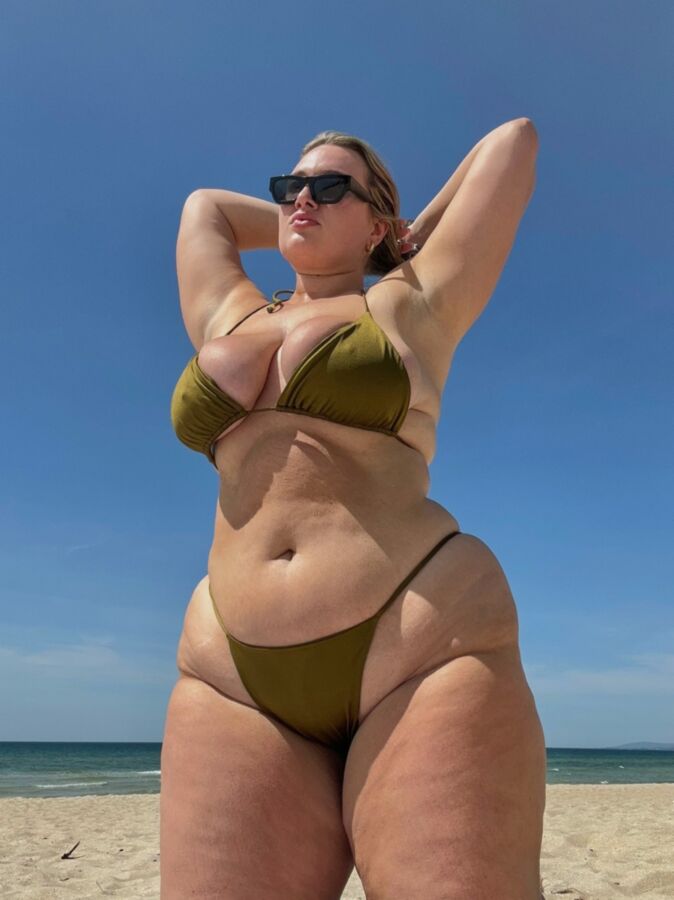 Mikaelareidy Huge Tits Blonde Beauty BBW Mixed Hot Photos