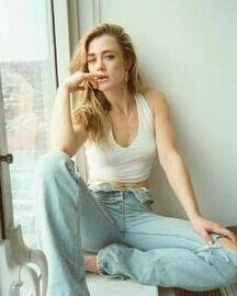 Melissa Roxburgh Anos