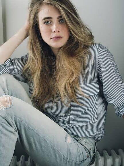 Melissa Roxburgh Anos