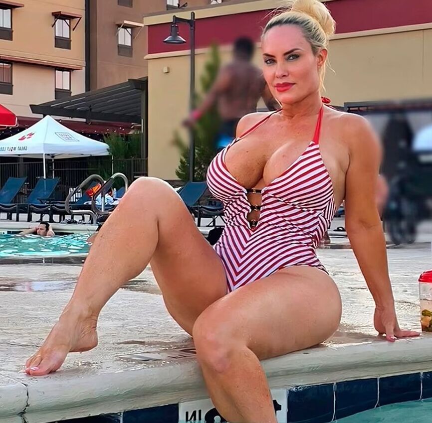 Bimbo Nicole Coco Austin