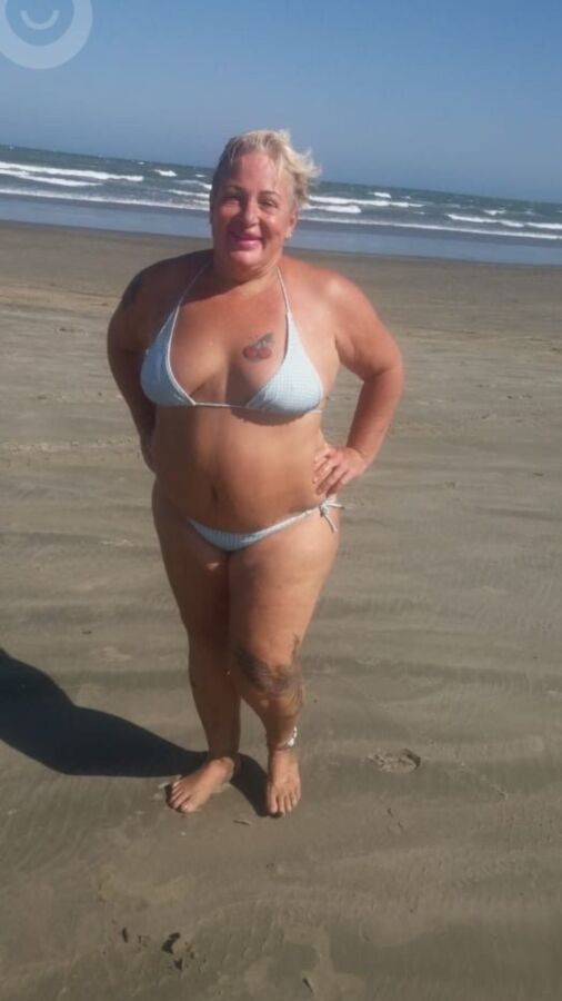 Abuela en bikini (amiga de mi mamá)