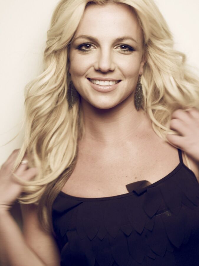 Britney Spears blonde bombshell