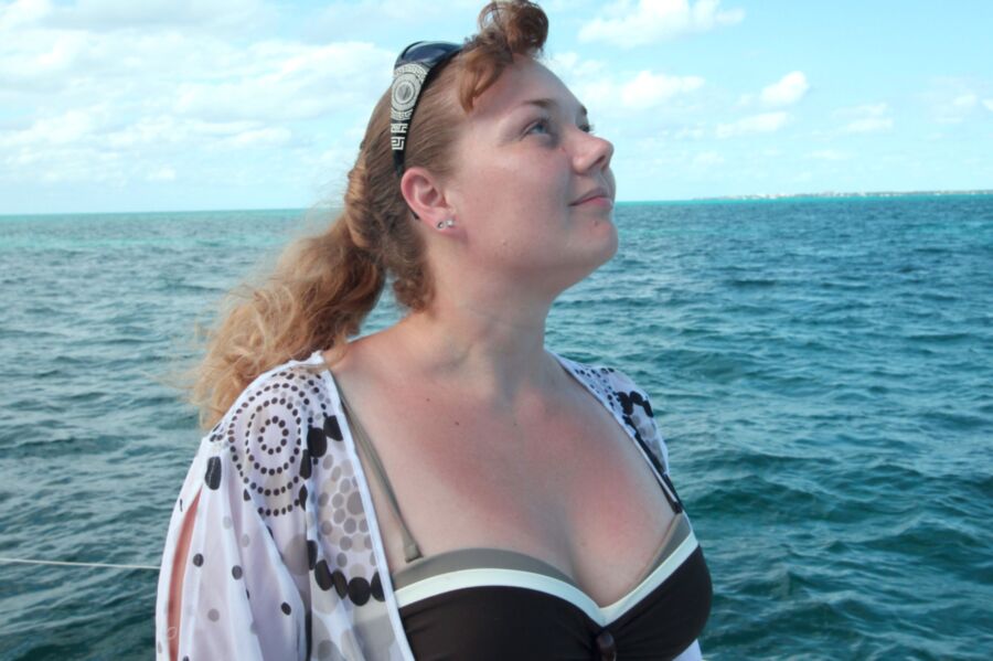 Femmes potelées sexy (belle fille sur un bateau BBW)