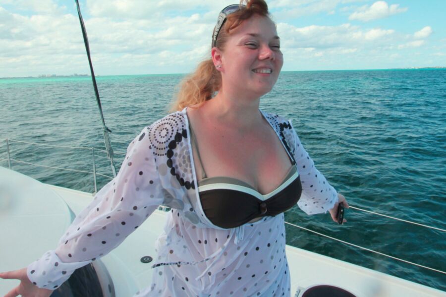 Femmes potelées sexy (belle fille sur un bateau BBW)