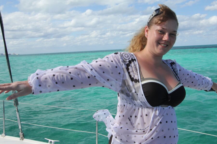 Femmes potelées sexy (belle fille sur un bateau BBW)