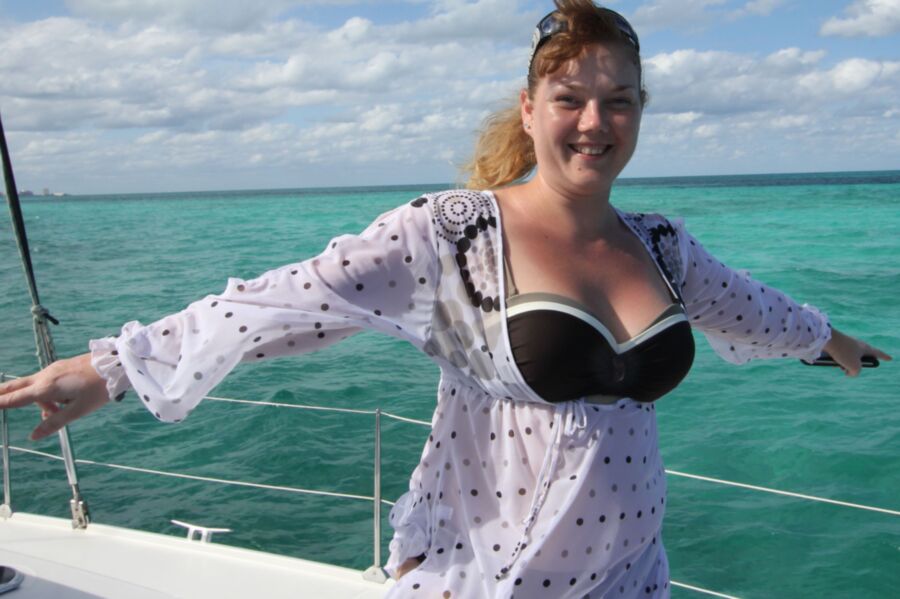 Femmes potelées sexy (belle fille sur un bateau BBW)