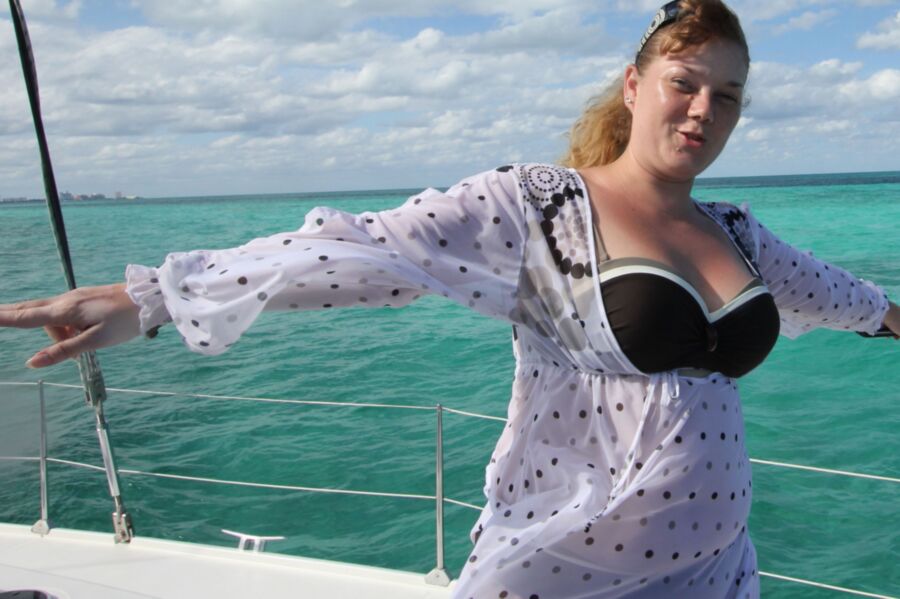 Femmes potelées sexy (belle fille sur un bateau BBW)