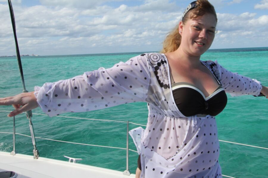 Femmes potelées sexy (belle fille sur un bateau BBW)