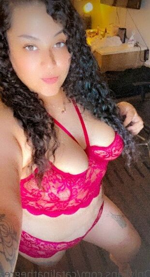 Catalina Latina Escort