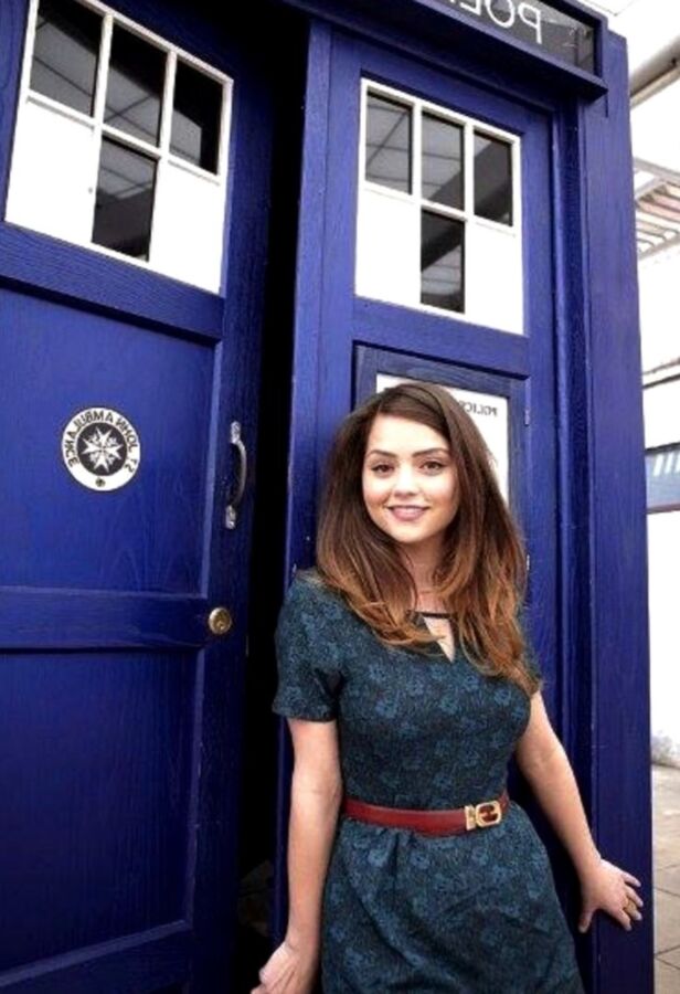 Jenna Coleman necesita abuso despiadado