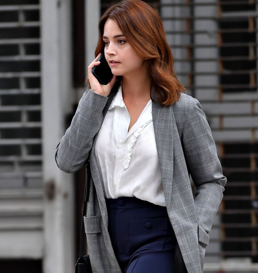 Jenna Coleman necesita abuso despiadado