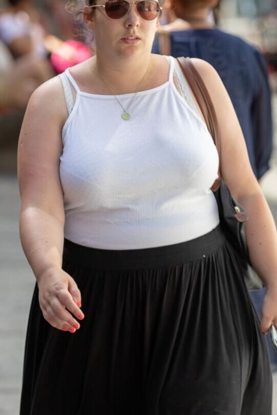 Sexy chubby women  (Sexy Candids BBW)