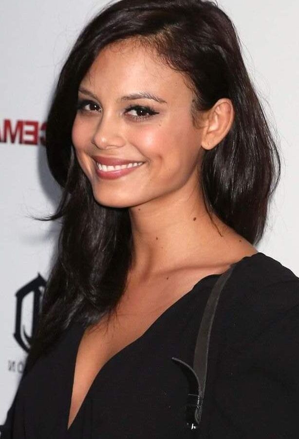 Nathalie Kelley