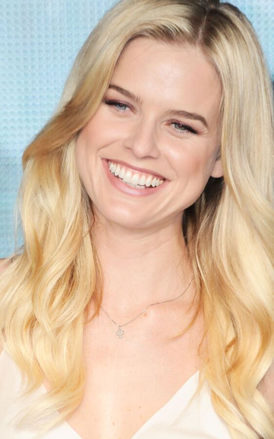 Titten - Alice Eve