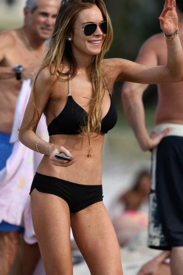 Lindsay Lohan in a sexy bikini @ the beach