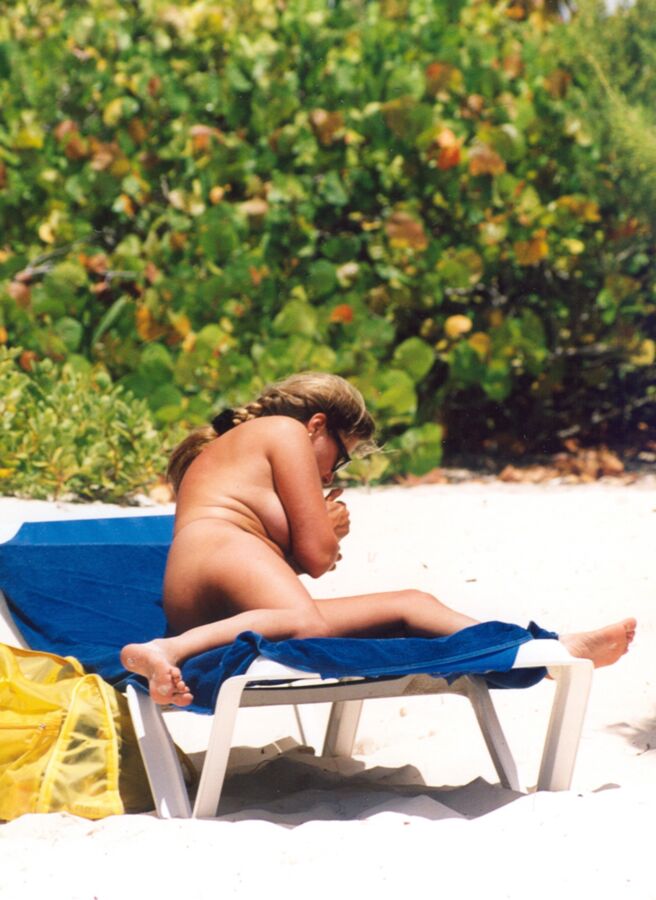 Beach Voyeur