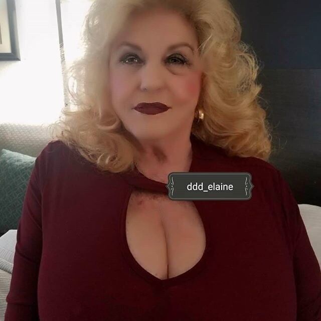 Sexy GILF Elaine con enormes tetas