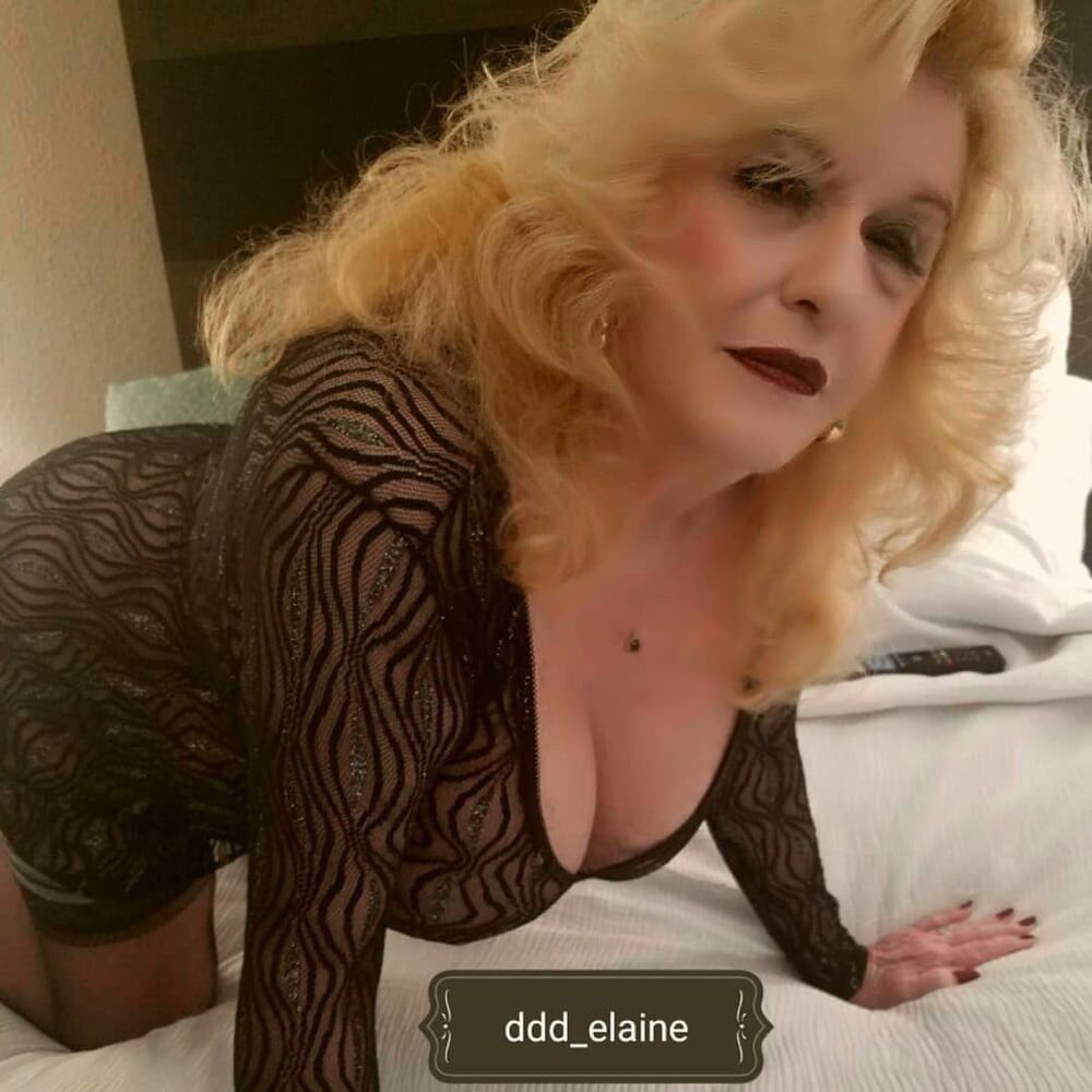 Sexy GILF Elaine com peitos enormes