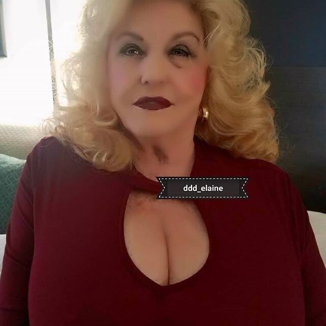 Sexy GILF Elaine con enormes tetas