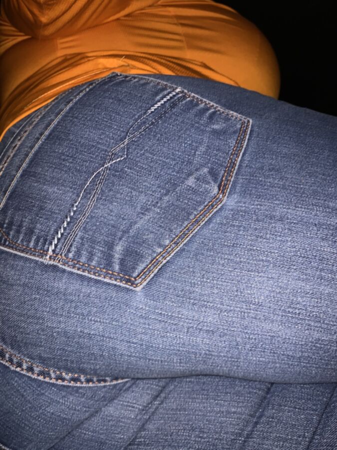 Mis pantalones vaqueros ajustados teta lateral