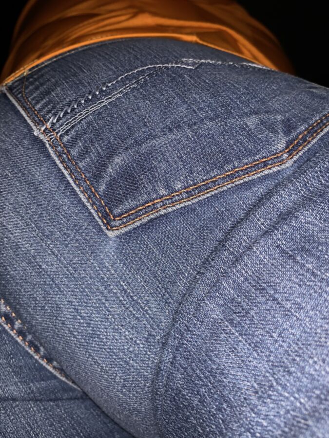 Mis pantalones vaqueros ajustados teta lateral