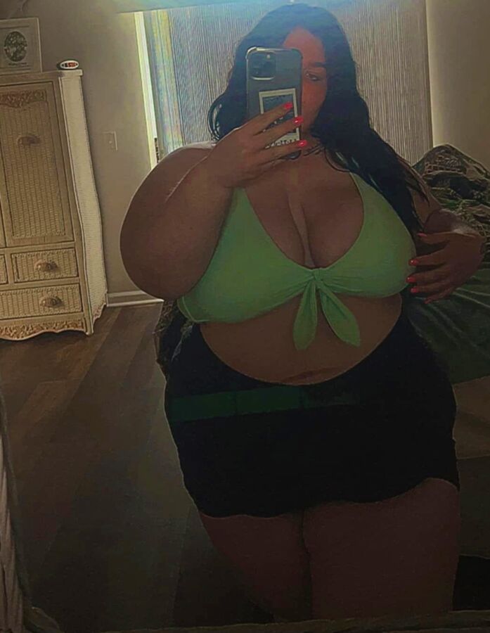 BRi!a@NN@ N young BBW w HUGE TITS PHAT AZZ