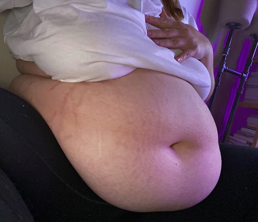 Fat belly whore