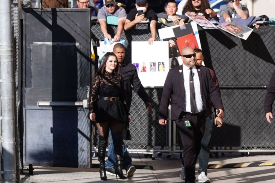 Selena Gomez - vista no Jimmy Kimmel Live, //