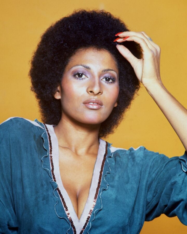 Pam Grier (melhores imagens em HD)