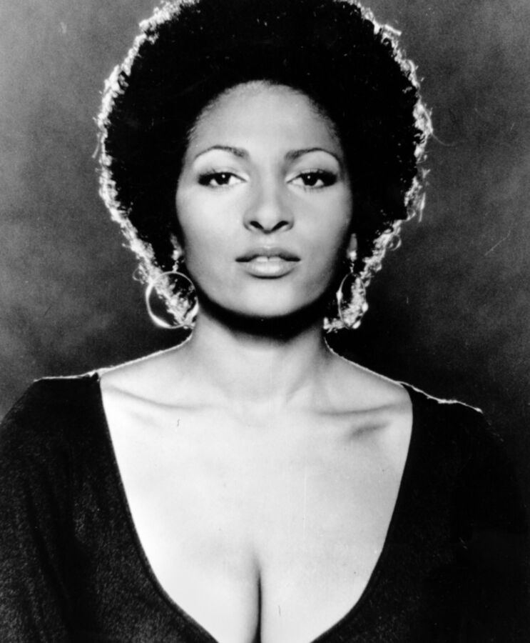 Pam Grier (melhores imagens em HD)