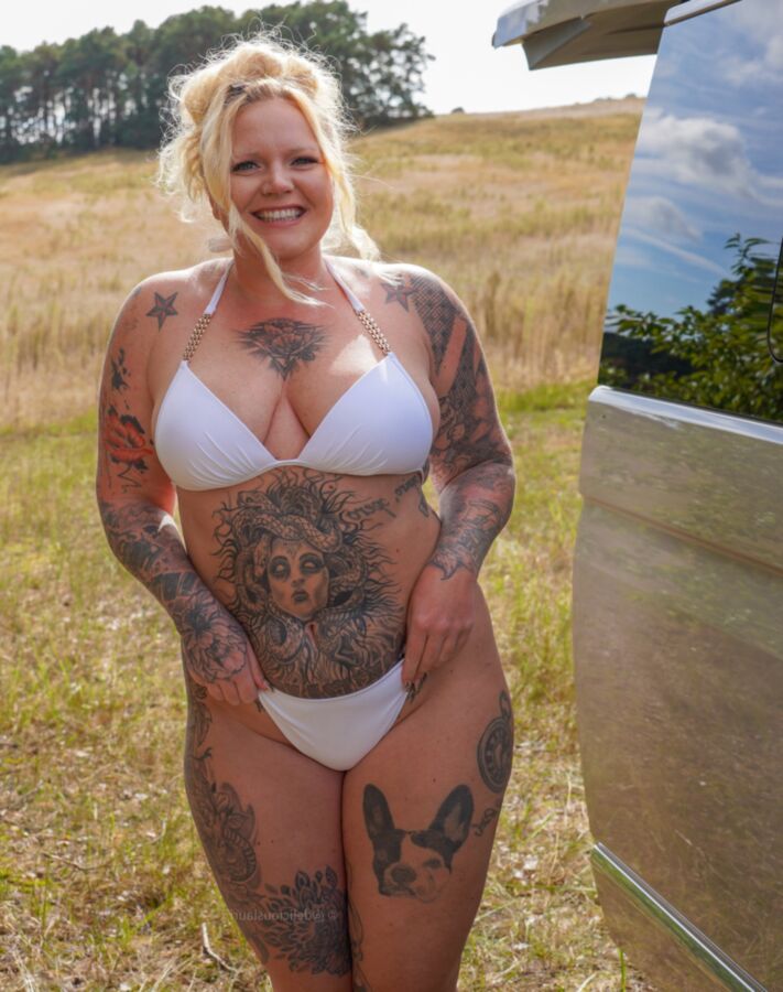 Laura Licious Big Ass Tattooed Blonde Milf Mixed Hot Photos