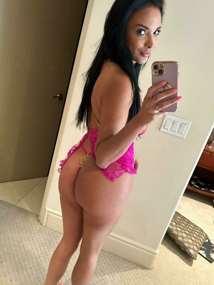 Anissa Kate VON 2