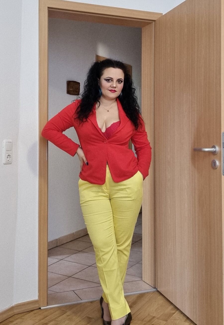 Elena a Hot Romanian MILF p.9